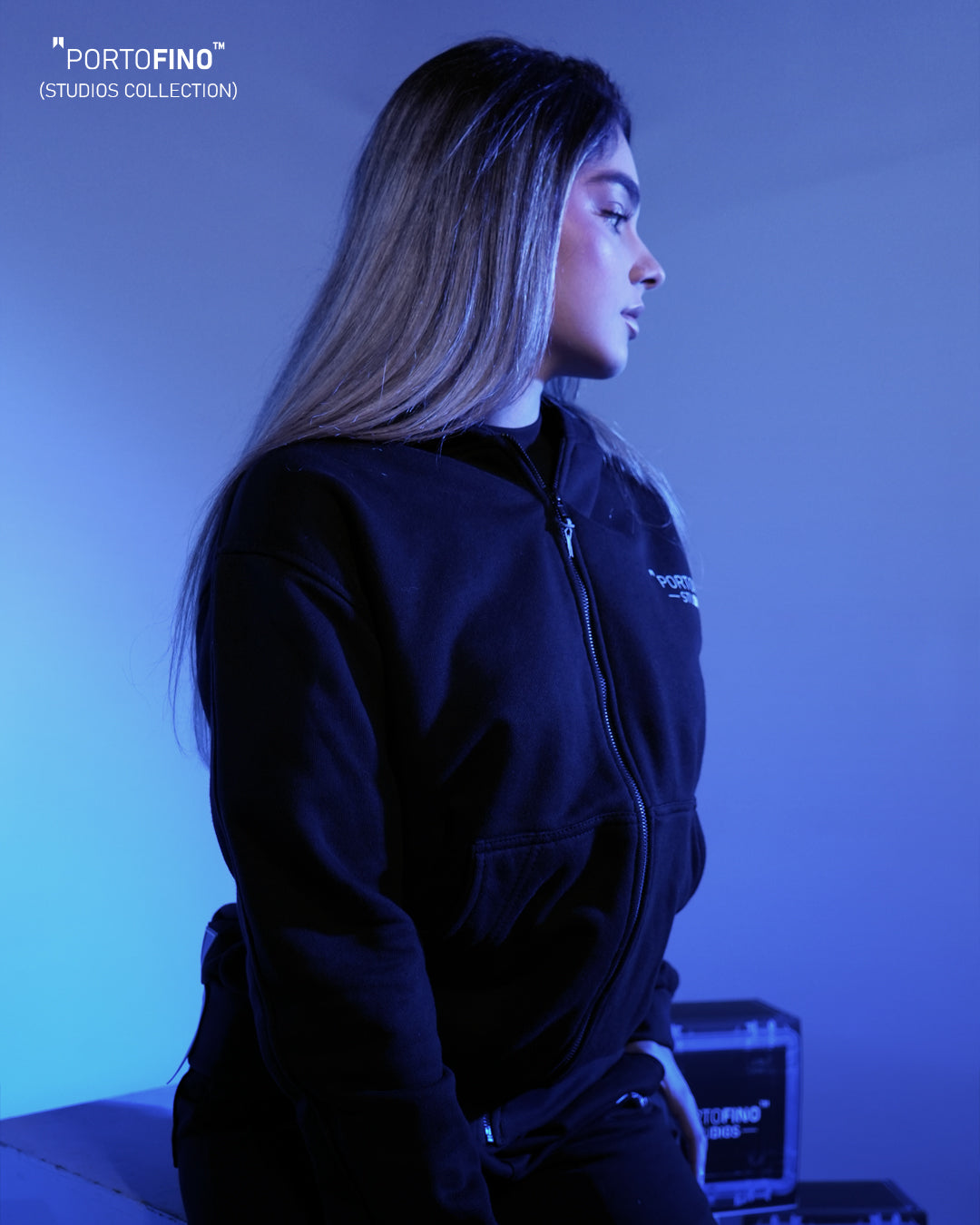 HOODIE BLACK ZIP FEATHERS