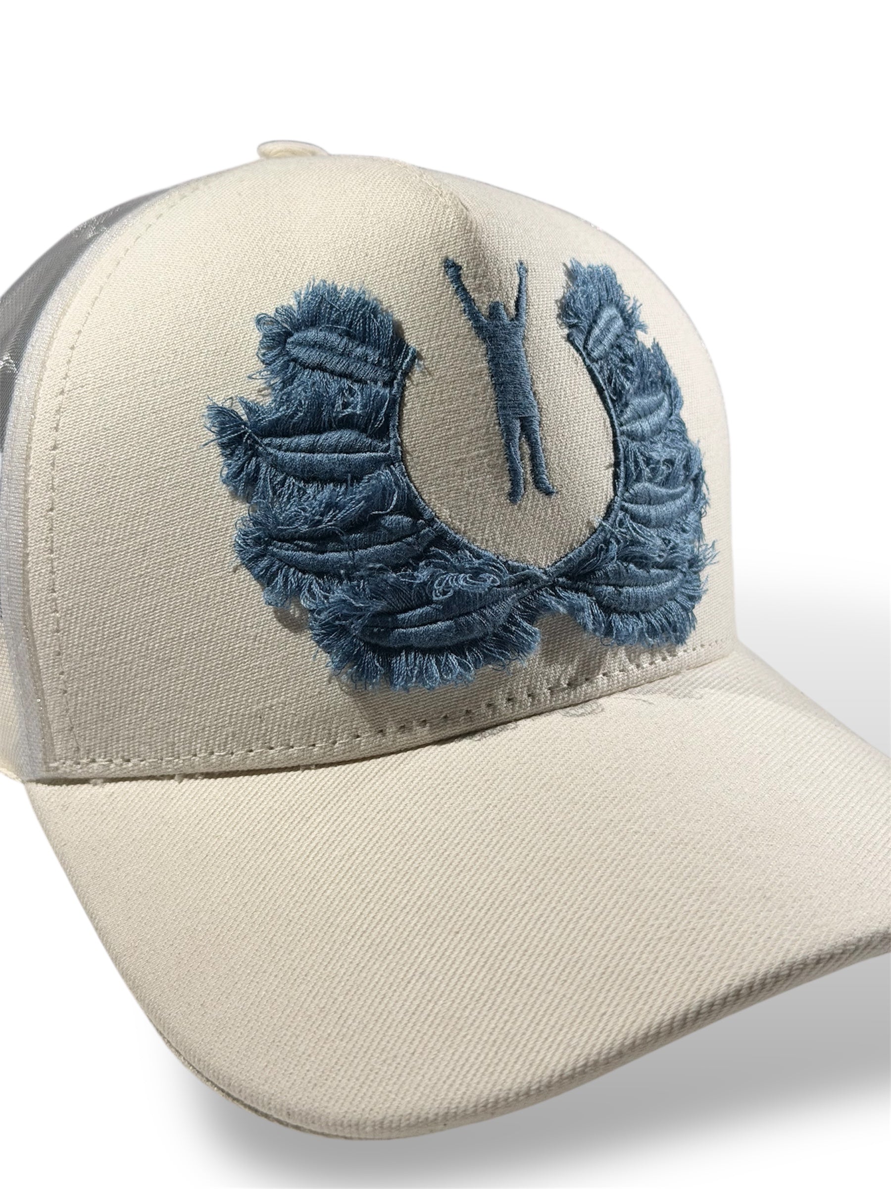 FEATHERS CAP